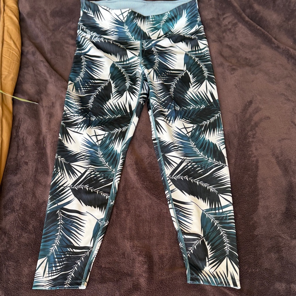 Palm-Print Athletic Ankle Length Leggings - Teal, Black & White